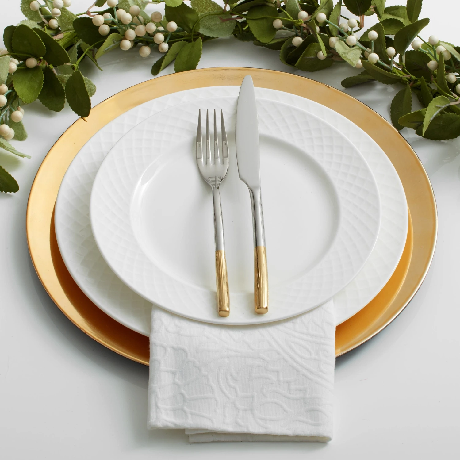 MIKASA Trellis White Set Of 4 Dinner Plates 5 MIKASA Trellis White Set Of 4 Dinner Plates - Image 3